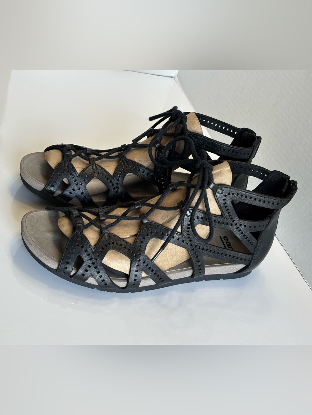 Earth Linden Lehi Sandals Women's Black Leather Gladiator Back Zip Comfy Sz 8.5 - Picture 10 of 14
